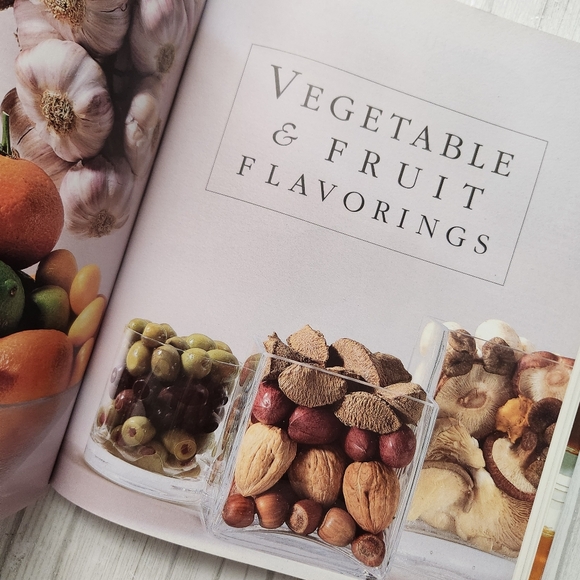 The Encyclopedia of Herbs Spices & Flavorings a Cook's Compendium - Picture 11 of 12